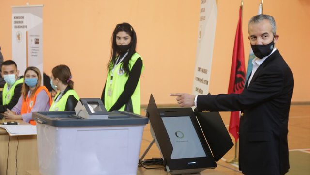 Testohet identifikimi dhe votimi elektronik, rezultati del brenda 30 minutave