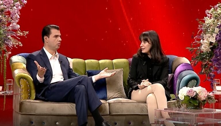 “Gjysma ime”, Lulzim Basha me bashkëshorten, tregojnë se si u njohën dhe lindi dashuria