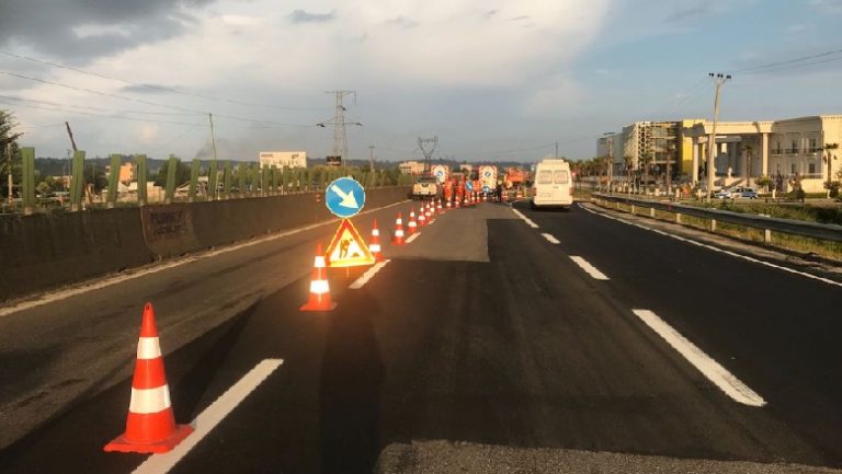 Reshjet e shiut, shtyhen me një ditë punimet në autostradën Tiranë-Durrës