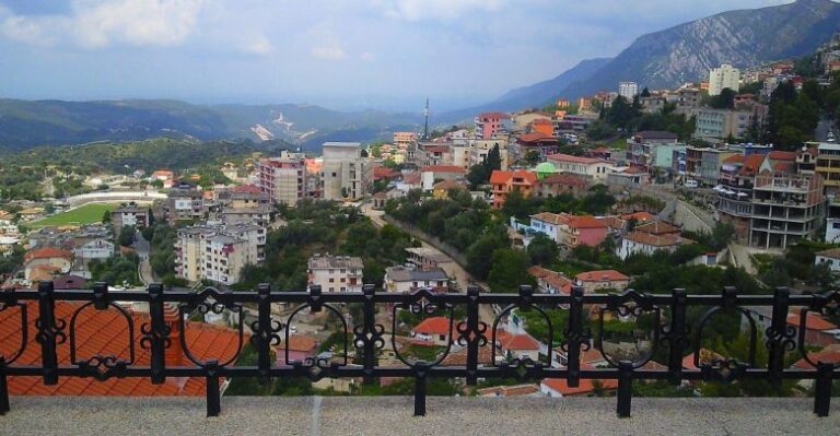 Helmohen 50 persona në Krujë, dyshohet nga uji i pijshëm