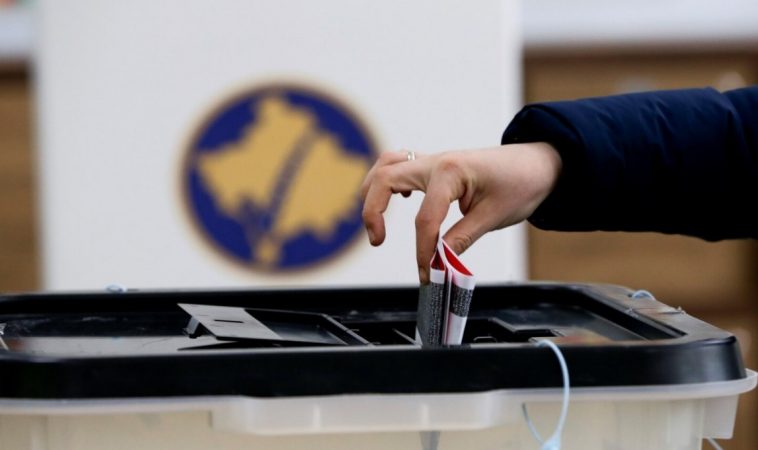 Të dielën zgjedhjet në Kosovë, KQZ nis shpërndarjen e materialeve zgjedhore