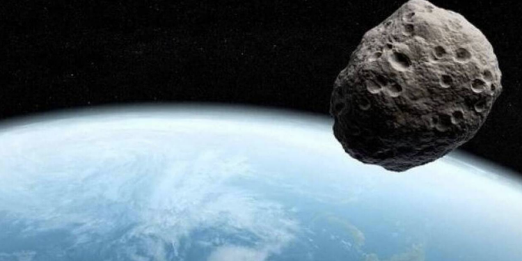 VIDEO live/ Asteroidi kalon pranë Tokës: Sa rrezikon?