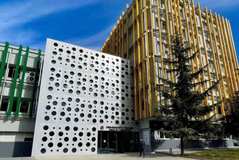 Fakulteti i Ekonomisë publikon listën e maturantëve fitues