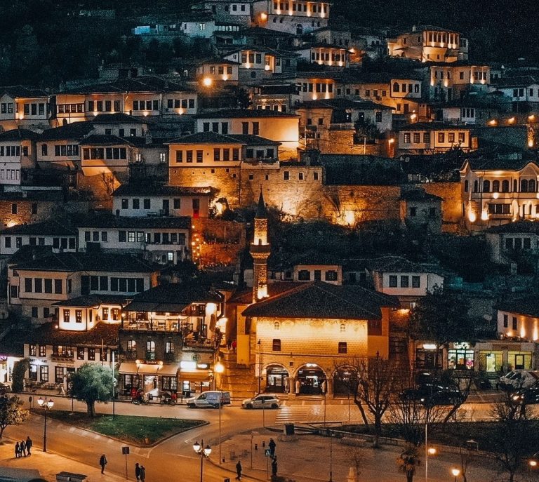 Sa turistë erdhën tre muajt e parë të vitit në Shqipëri?