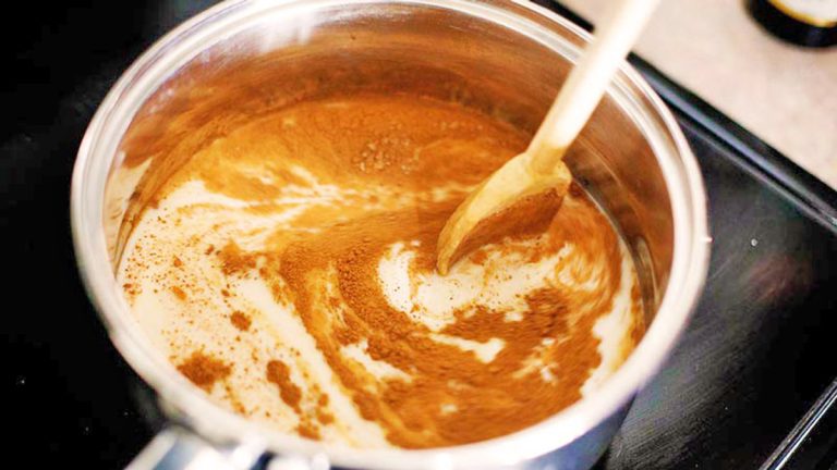 Qumësht, kanellë dhe mjaltë, kura natyrale kundër dhimbjeve të kokës