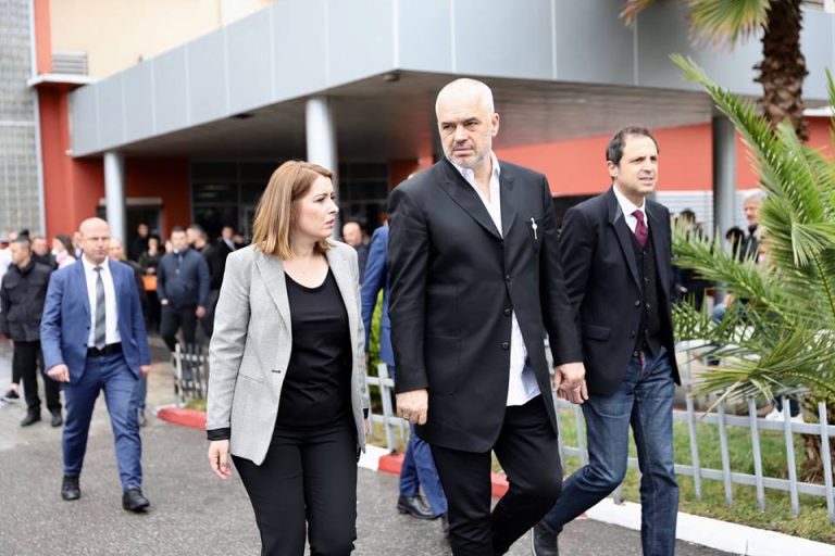 Edi Rama shpall Ogerta Manastirliun si kandidate për Bashkinë e Tiranës