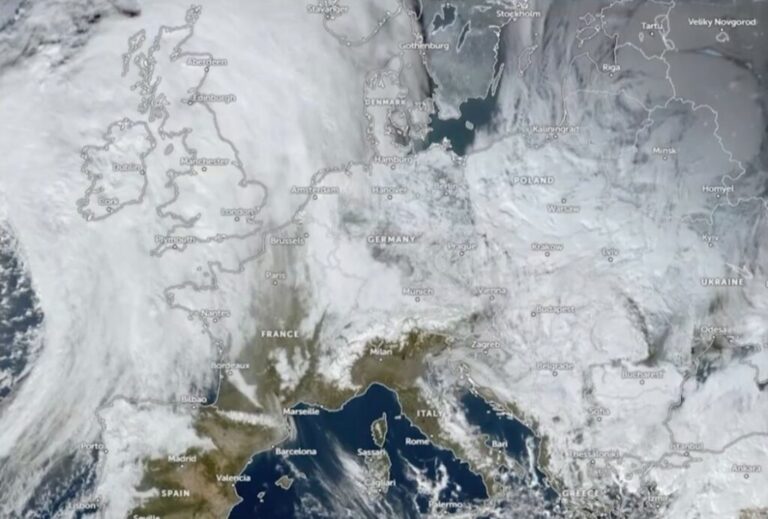 Europa e mbërthyer nga acari e stuhitë, shënohen 13 viktima nga moti i keq