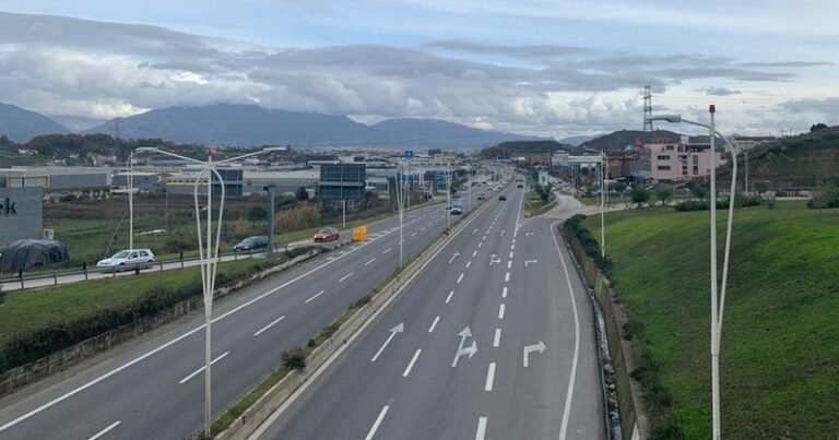 Pritet të sjellë përmirësim të trafikut, Noni: Korsitë e reja të autostradës Tiranë-Durrës hapen këtë muaj